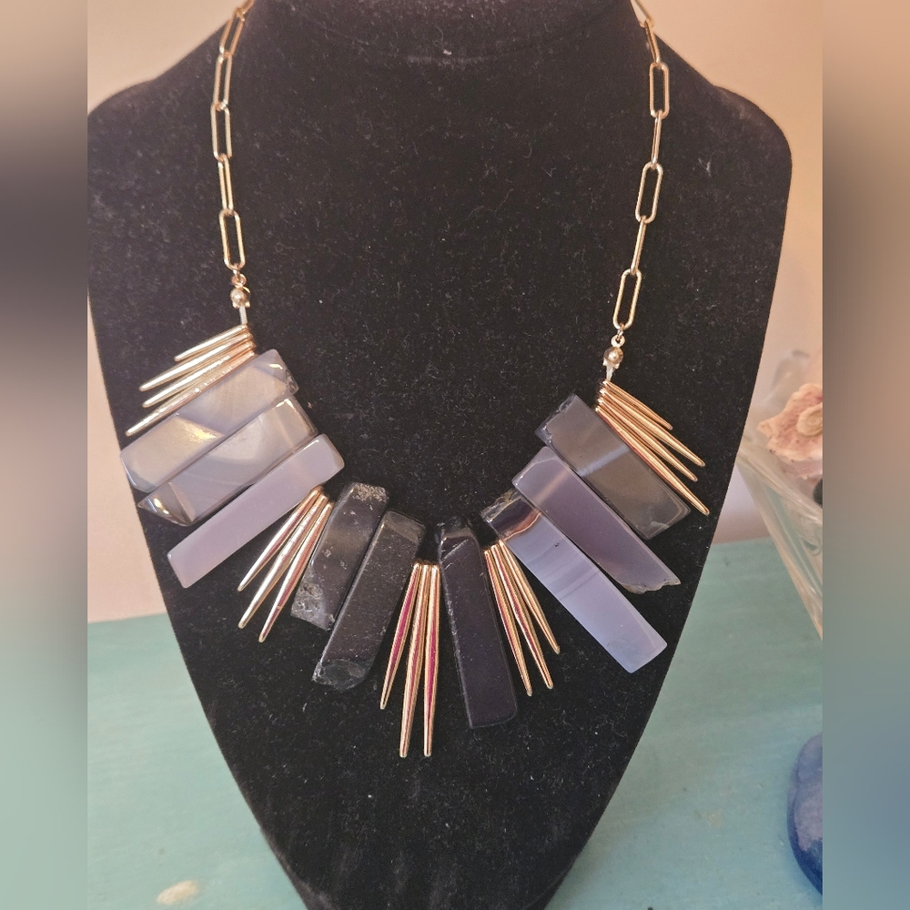 Elegant Gold and Black  Stone Necklace